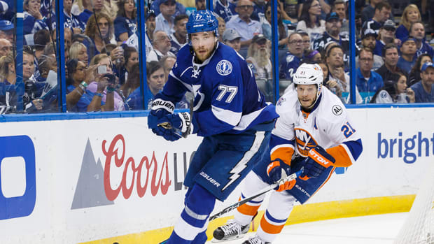 victor-hedman-lightning-eliminate-islanders-game-5-ben-bishop.jpg